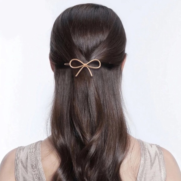 Accessories - 🎉 New Golden Bow Hair Clip Accessory